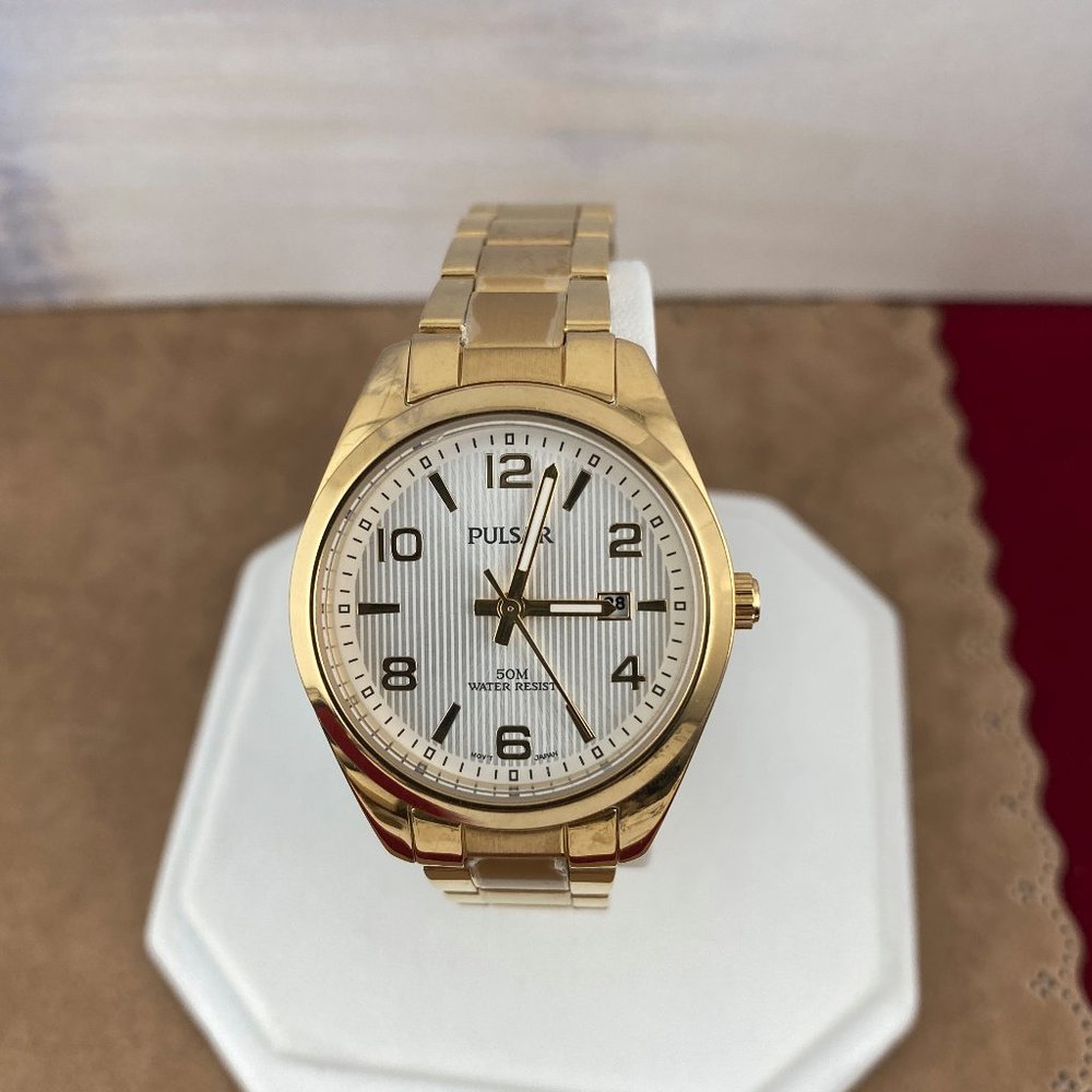 Pulsar Gold Tone Watch Luminous Hands Date